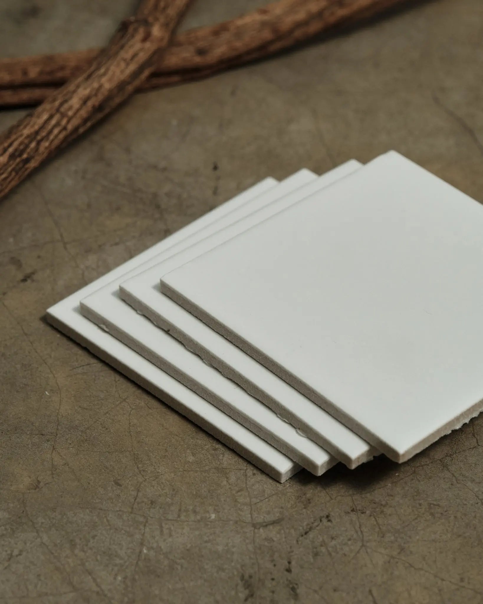 TH Mono White Tile Tisa Home