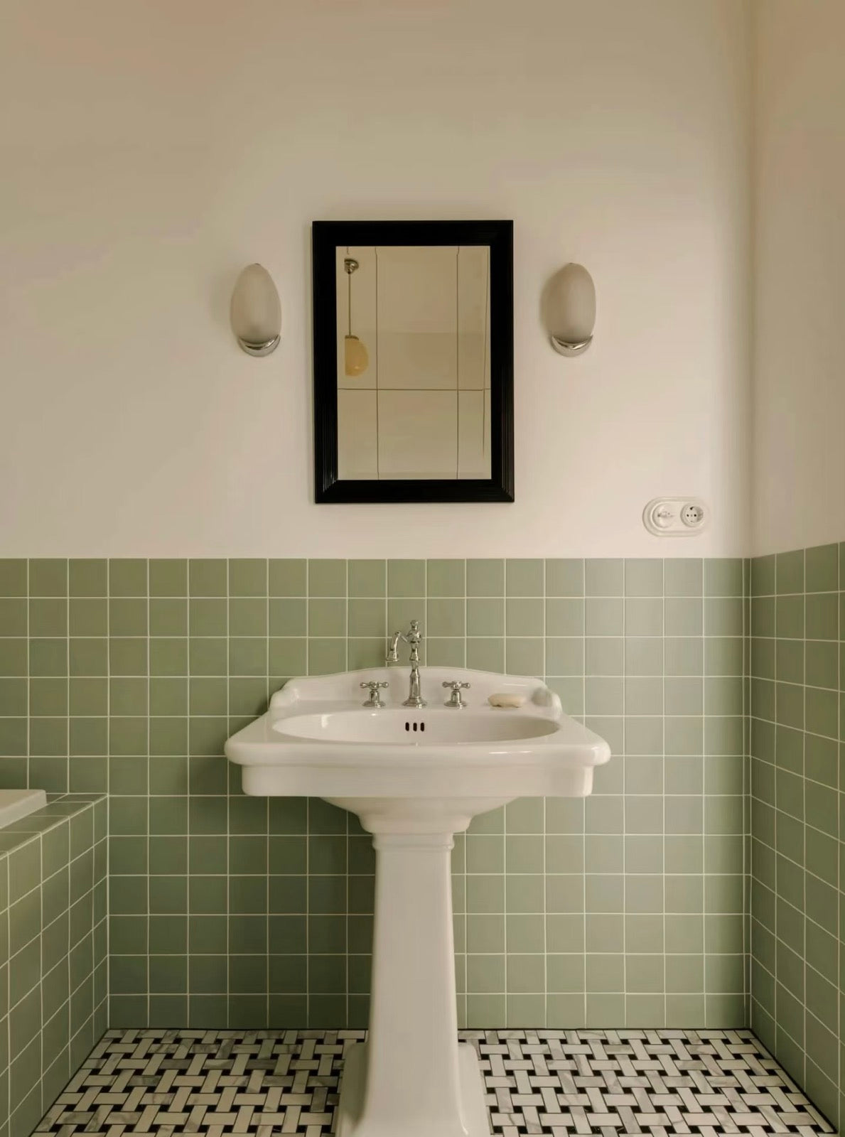 TH Olivine Square Mosaic